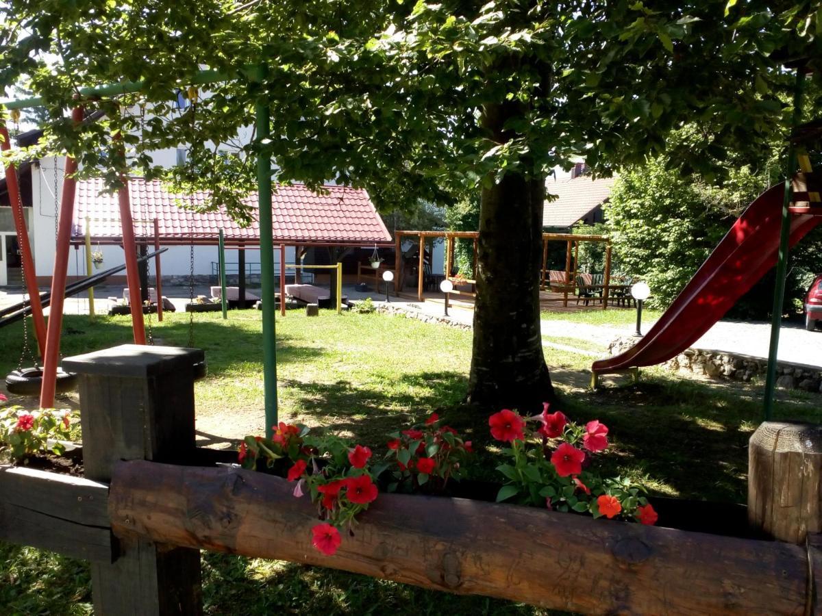Guesthouse Arnika Fužine Екстериор снимка